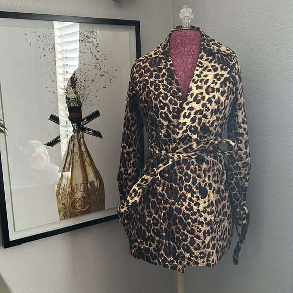 Vertigo Paris Leopard Print Jacket - Picture 4 of 8